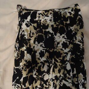 womens size 3 Reitmans skirt patterned never worn